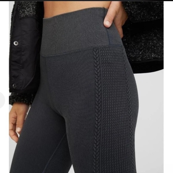 Offline by Aerie Seamless Cable High Waisted Leggings Ladies Medium Black Gray - Picture 1 of 8